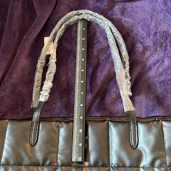 Black puffy Victoria’s Secret tote bag NWT! - Picture 9 of 10